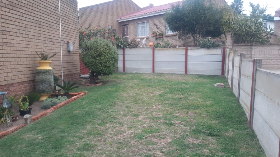 To Let 3 Bedroom Property for Rent in Heiderand Western Cape